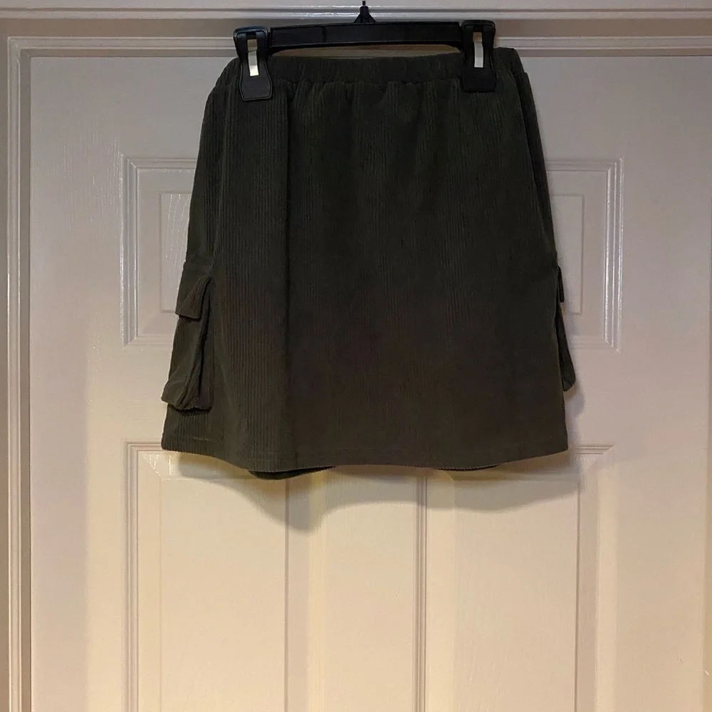 NWT Aqua by Bloomingdales Girls Dark Green Cargo Mini‎ Skirt Fall Winter Warm